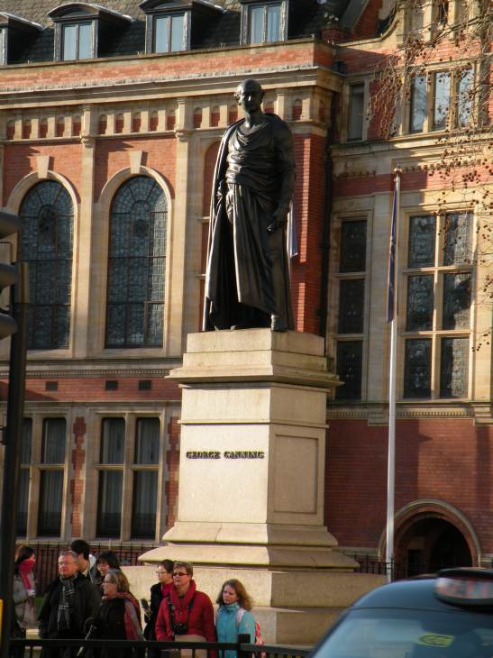  Statue de Georges Canning